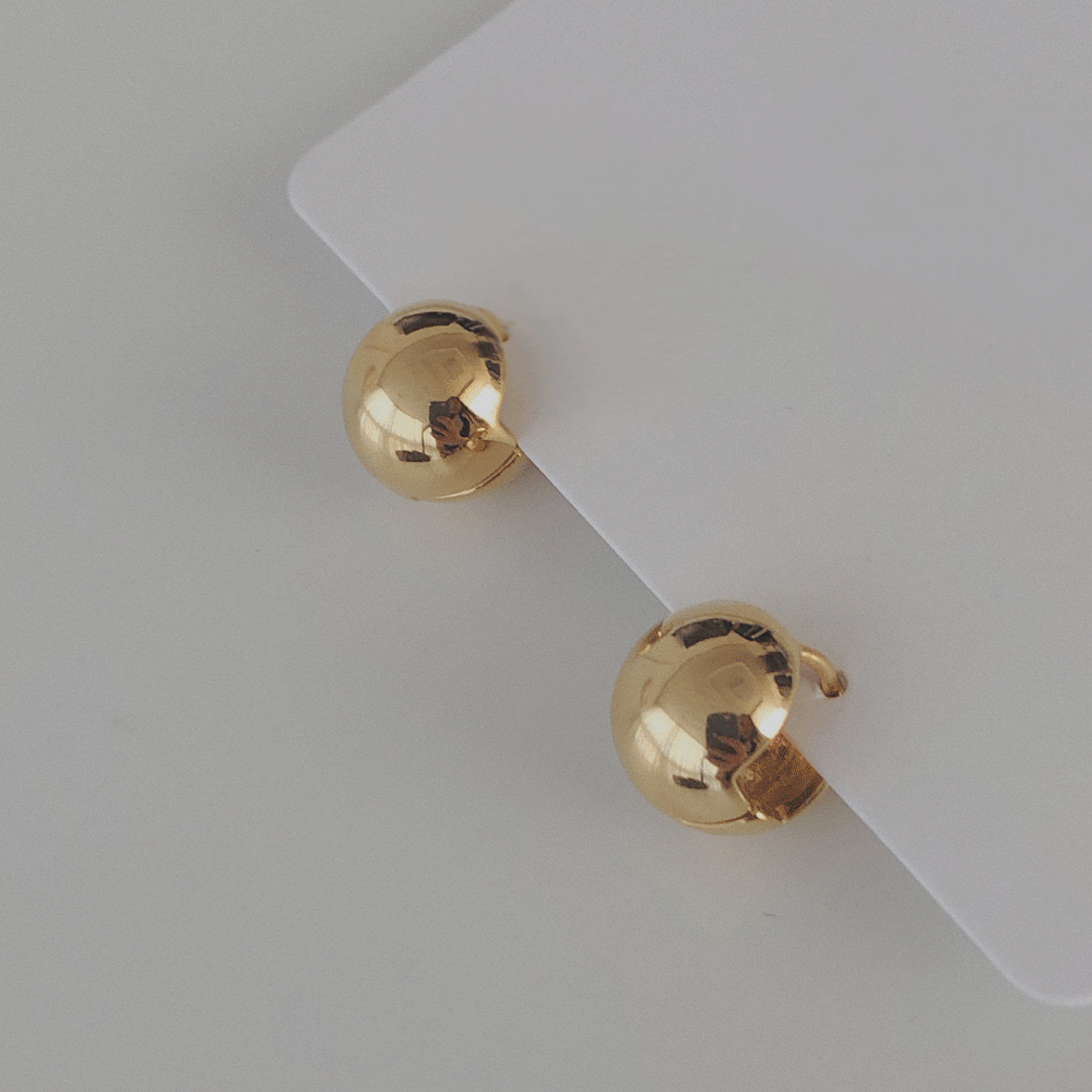 thecoi (더코이) / gold ring ball earring (골드 링 볼 귀걸이 이어링)