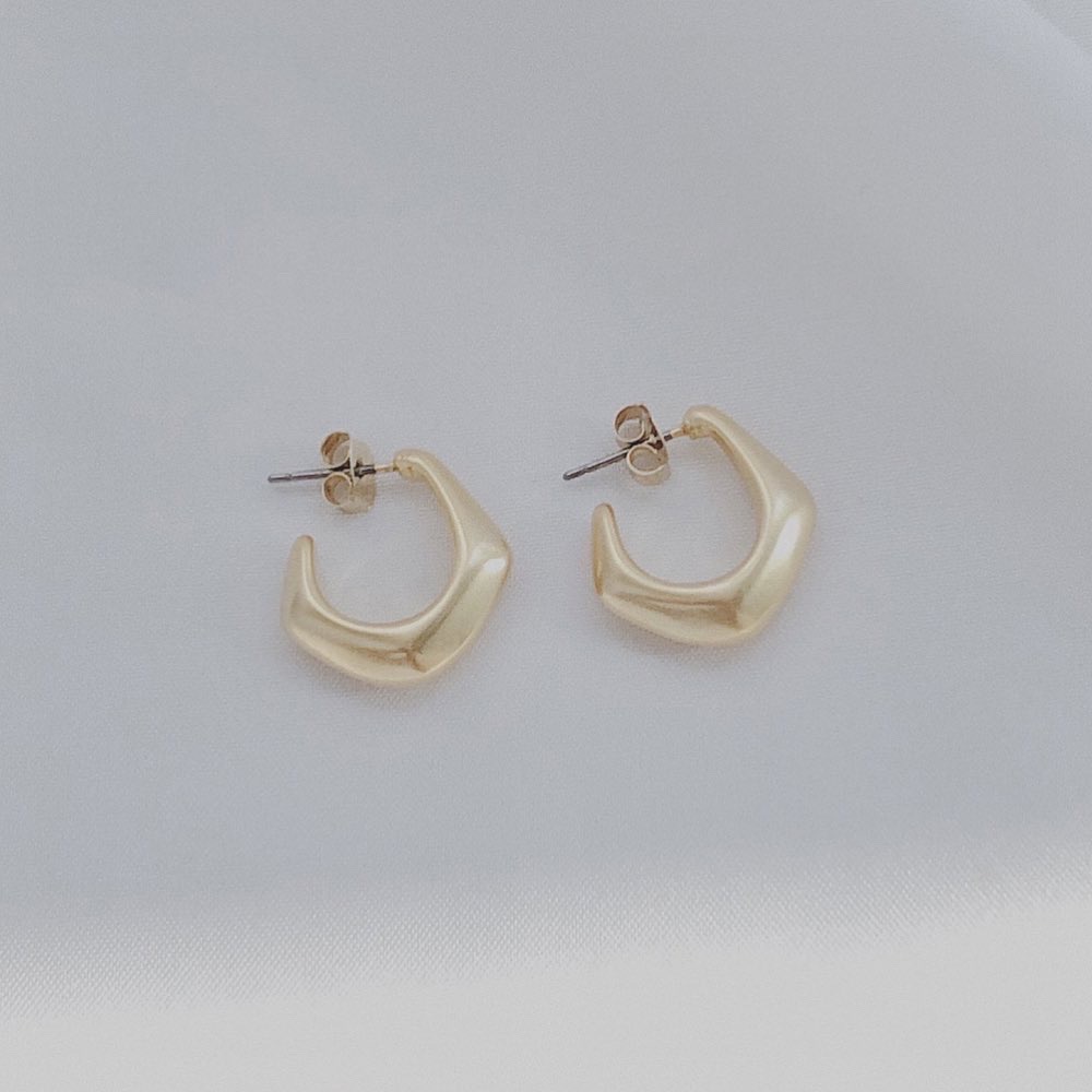 bold gold ring earring