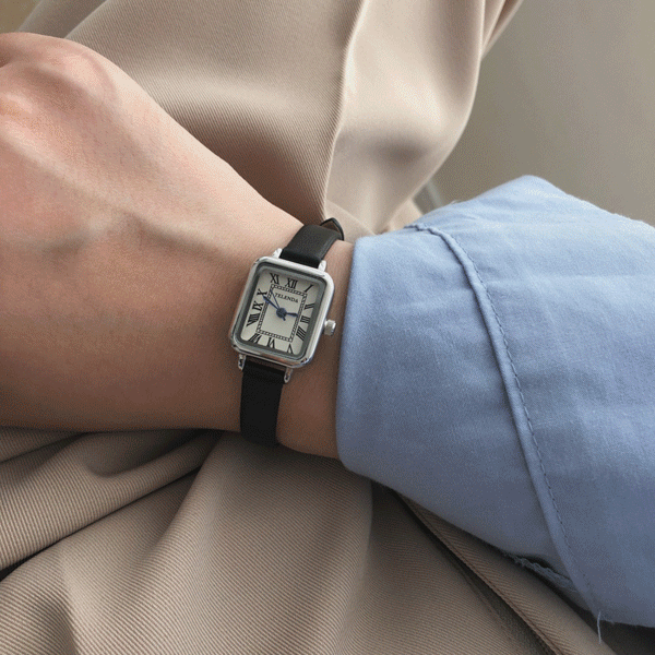thecoi(더코이) / silver frame mini square leather watch (실버 프레임 미니 스퀘어 사각 레더 가죽 손목 시계)
